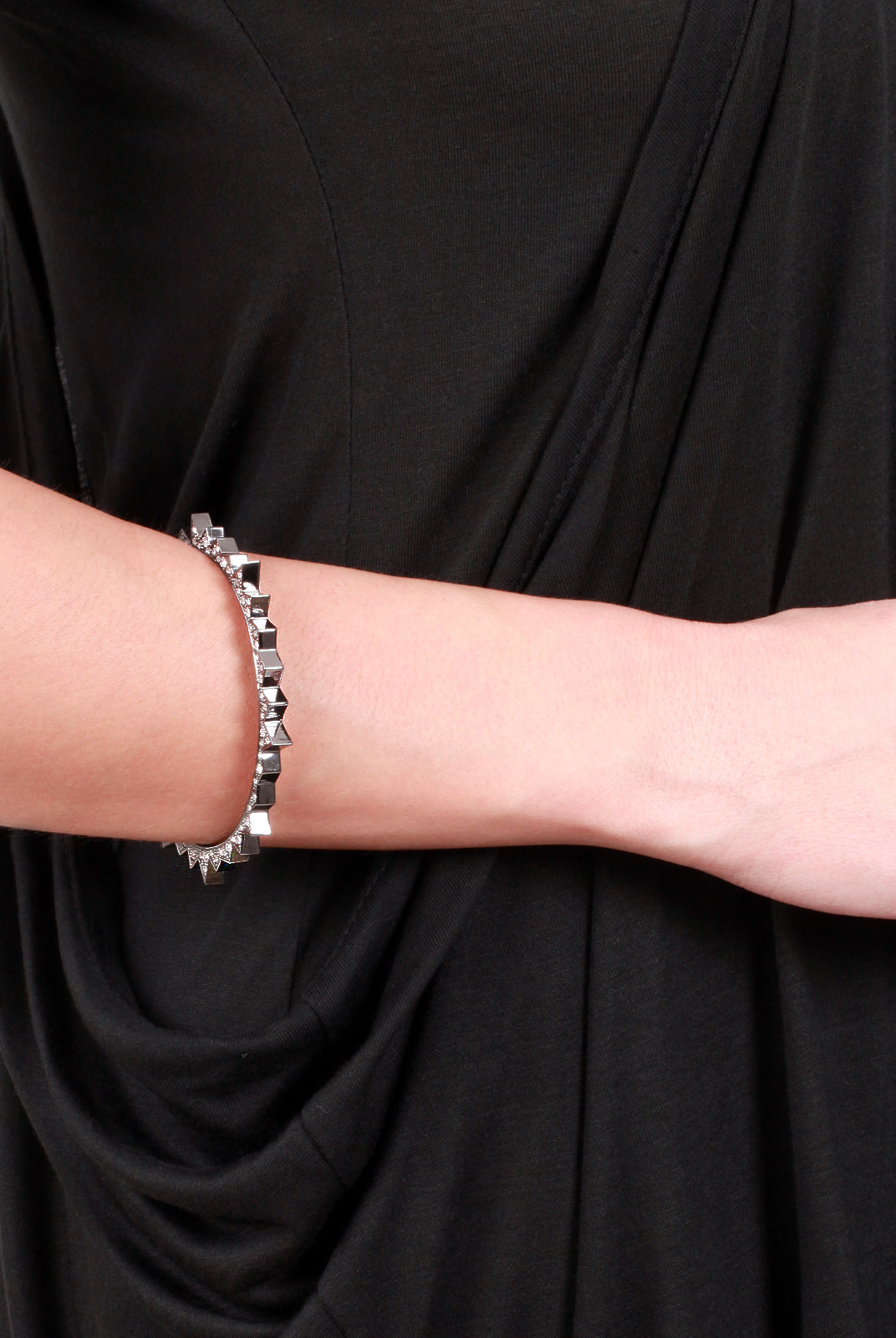 Starburst Bangle Gunmetal, CC SKYE - elilhaam.com