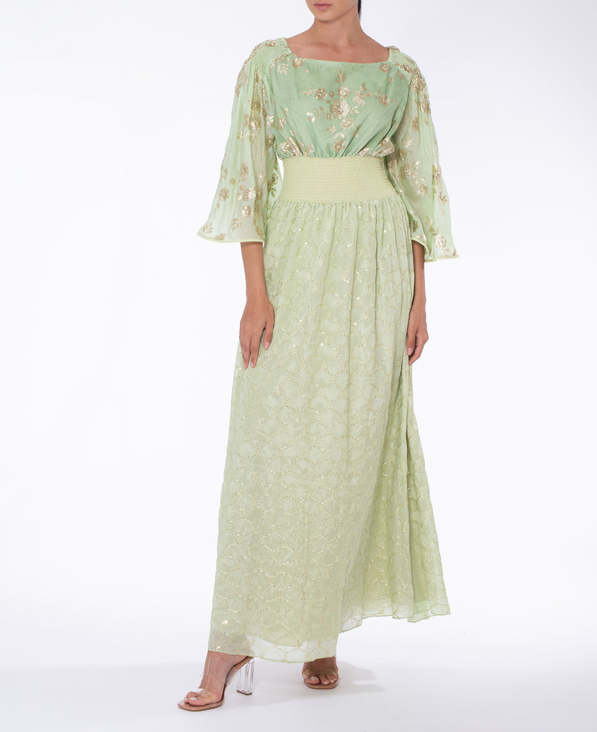 فستان أخضر مطبع مزين بالزهور