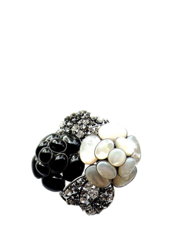 Fouquet's Pearls Hand Cuff